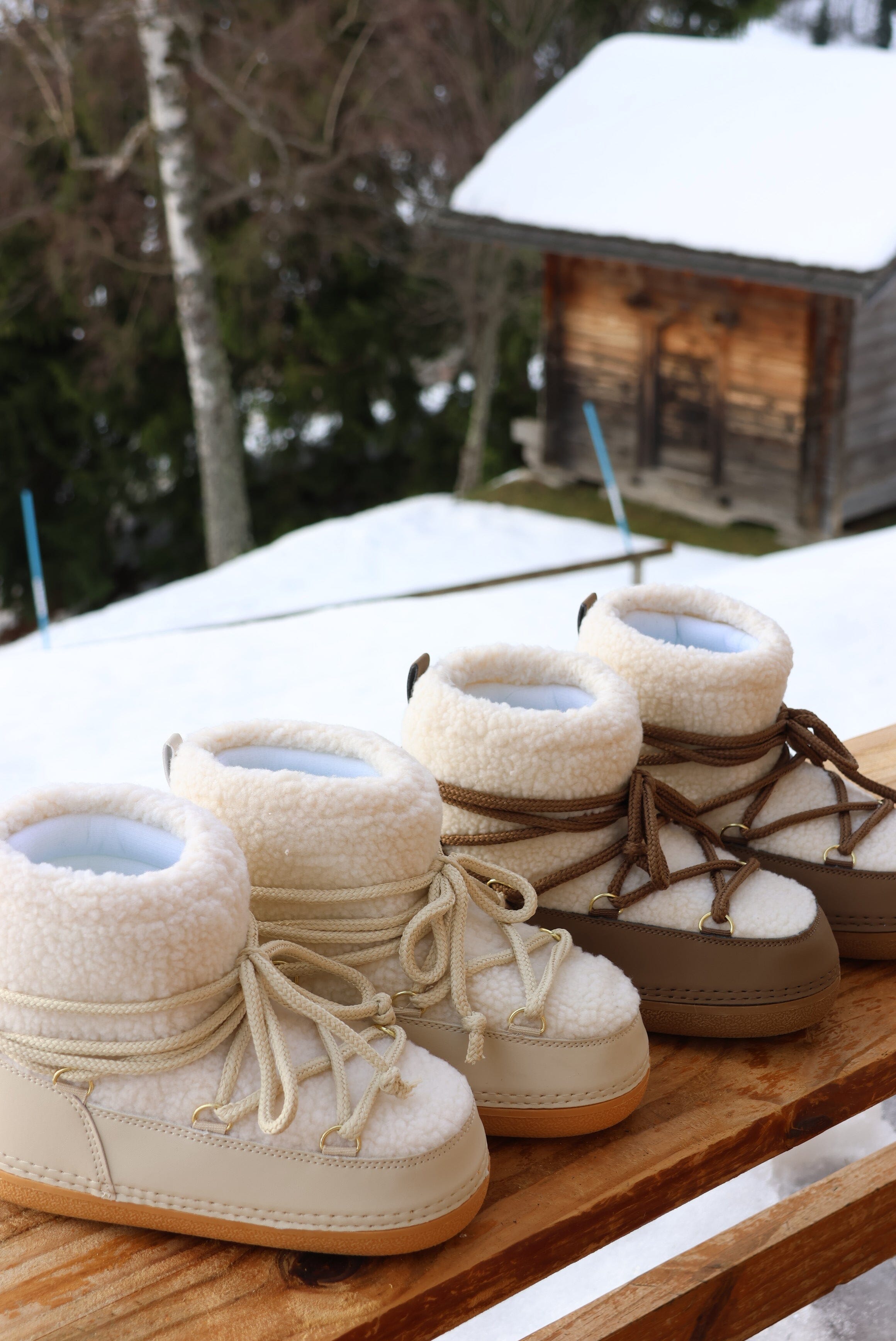 Snow boots
