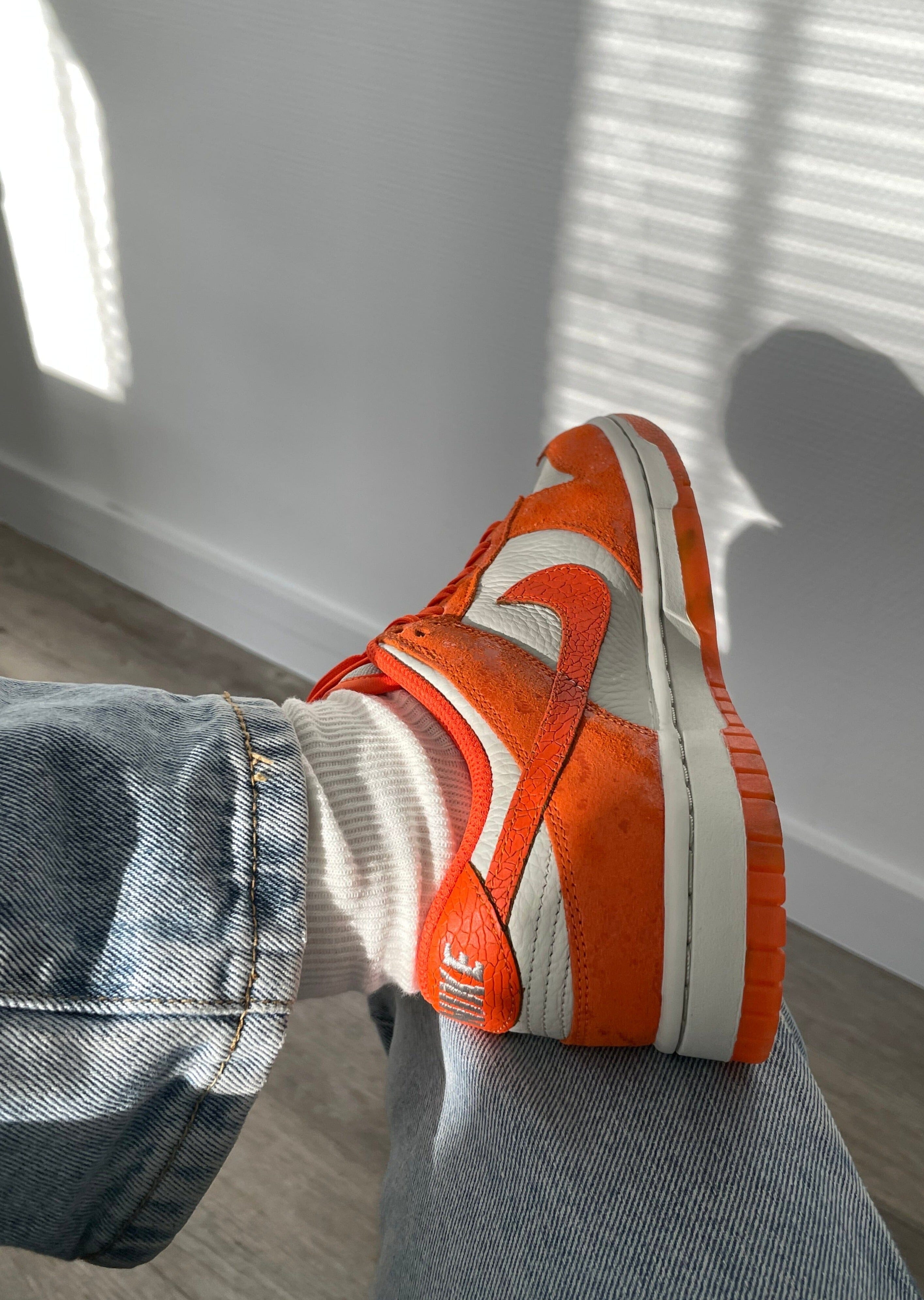 Nike Dunk Low Cracked Orange (petite tâche chaussure droite)