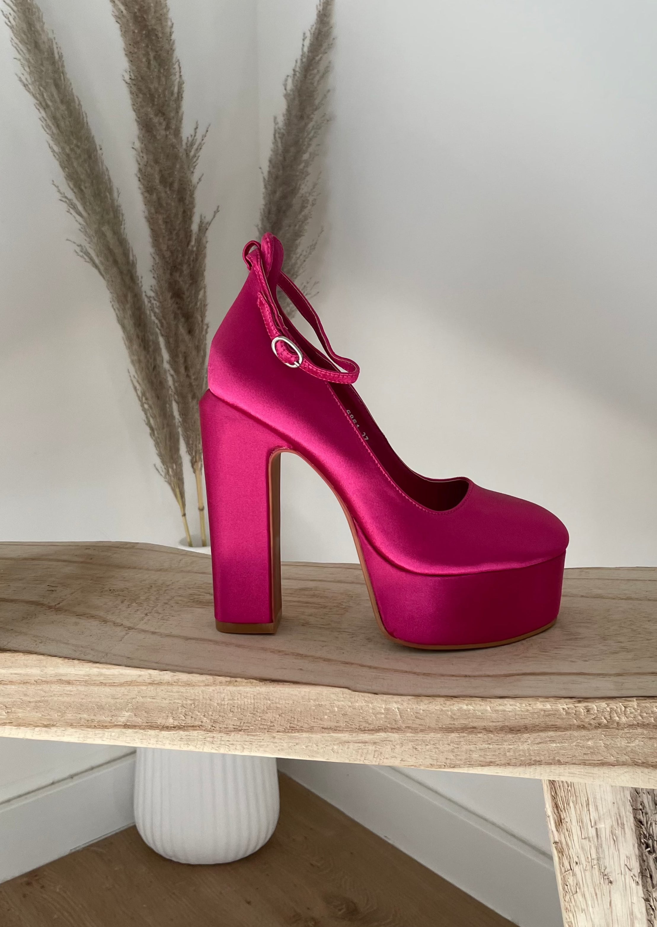 Talons à plateformes roses